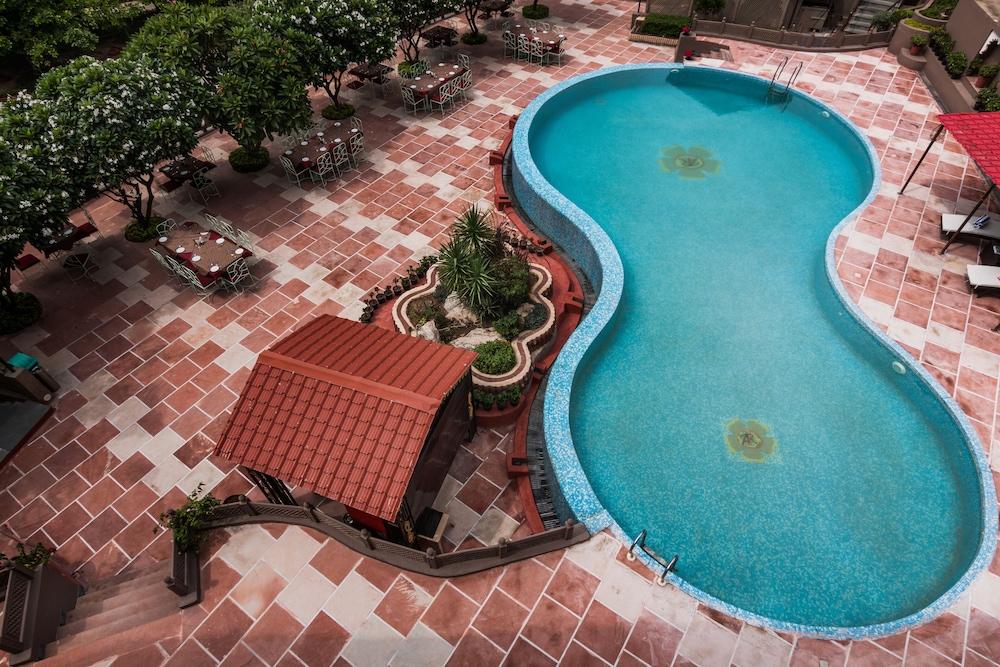 Araliayas Resort & Spa Ουνταϊπούρ Εξωτερικό φωτογραφία