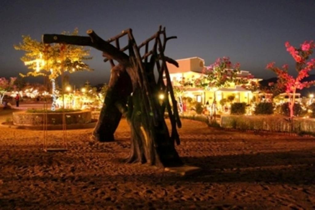 Araliayas Resort & Spa Ουνταϊπούρ Εξωτερικό φωτογραφία