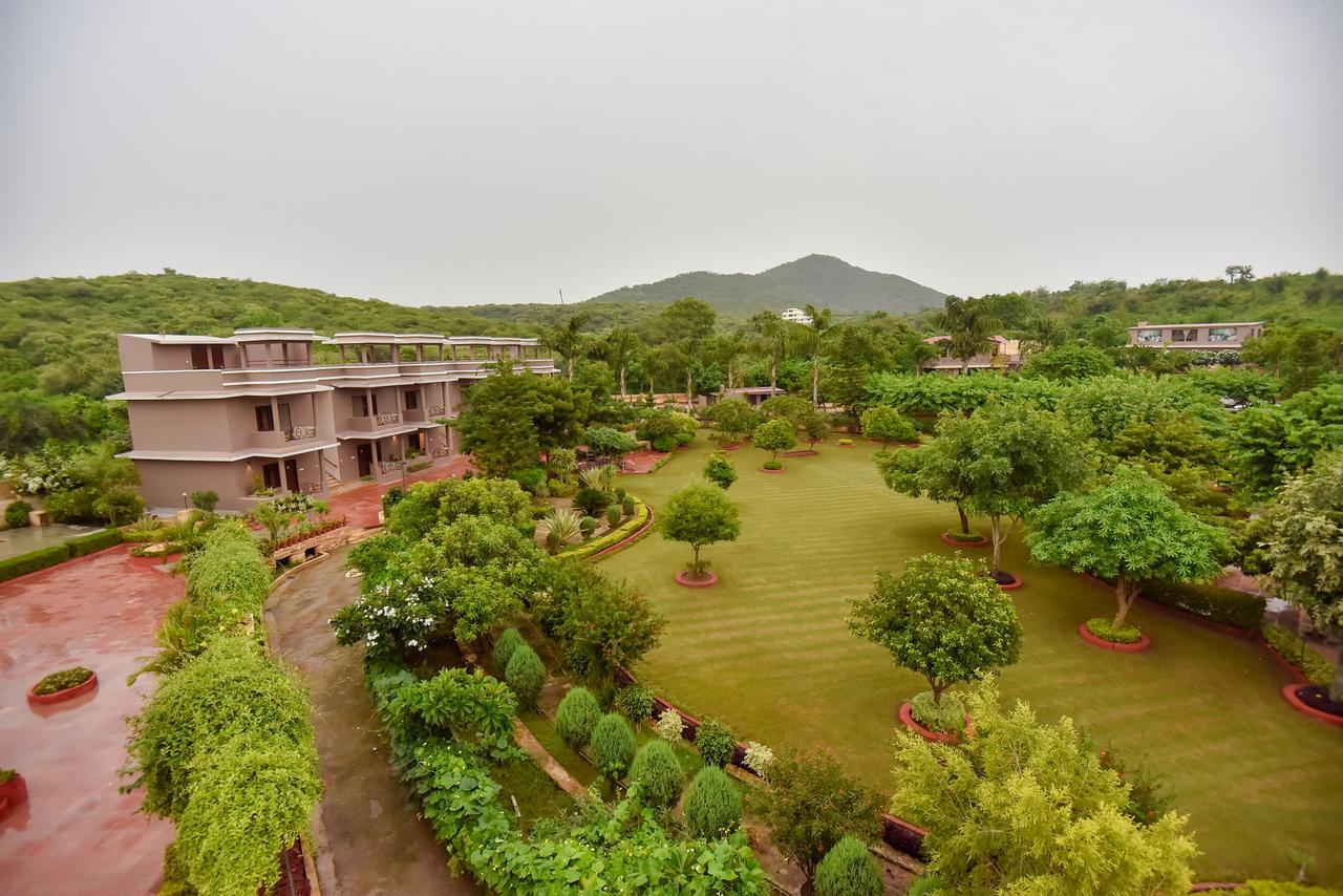 Araliayas Resort & Spa Ουνταϊπούρ Εξωτερικό φωτογραφία