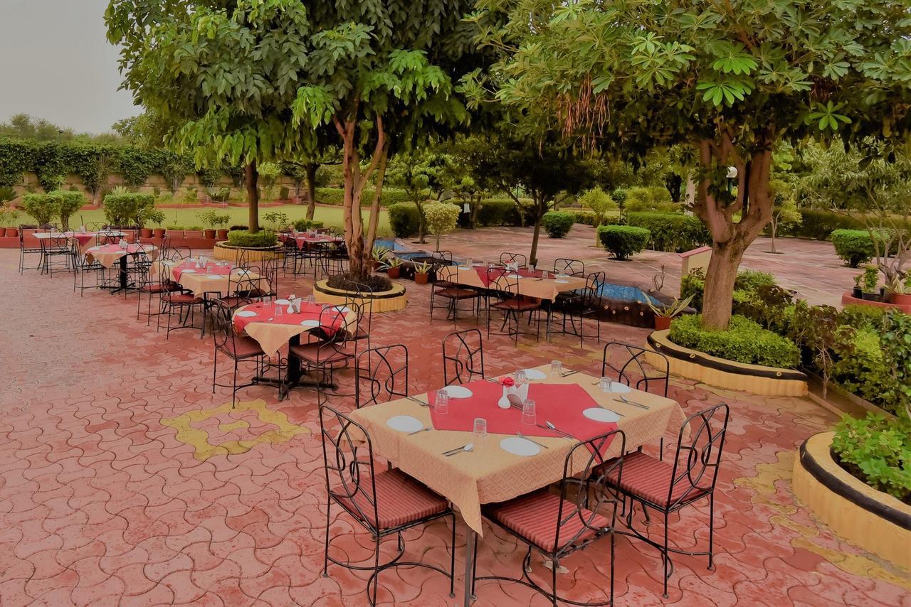 Araliayas Resort & Spa Ουνταϊπούρ Εξωτερικό φωτογραφία