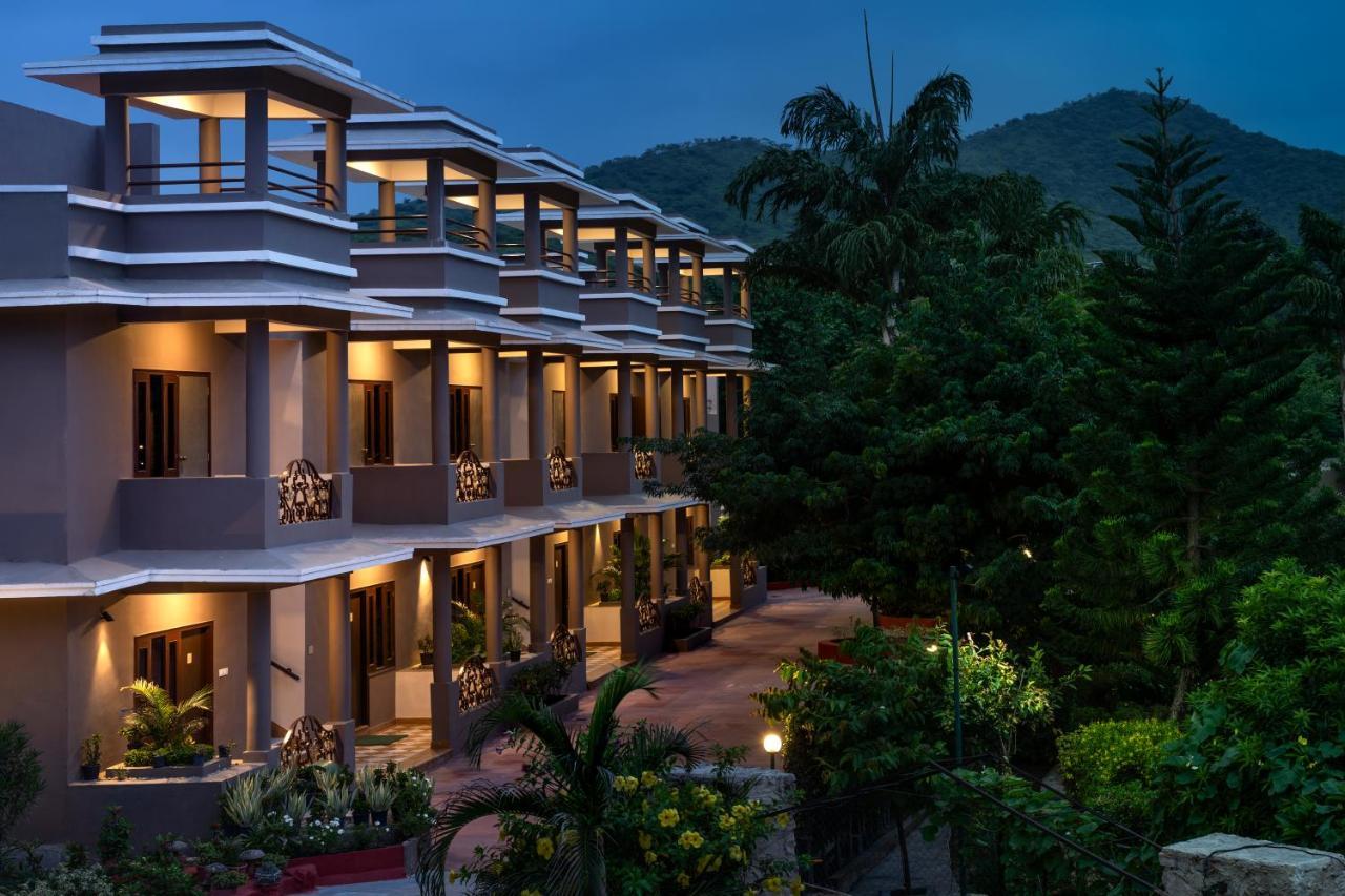 Araliayas Resort & Spa Ουνταϊπούρ Εξωτερικό φωτογραφία
